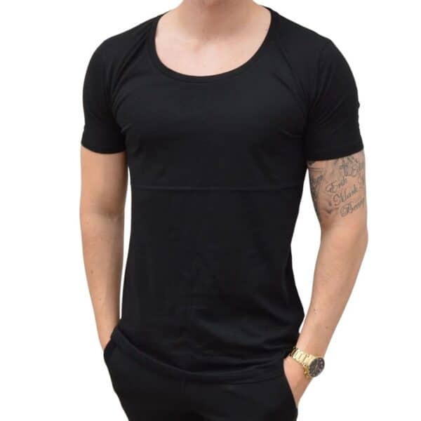 Basic T-shirt Deep Cut Sort